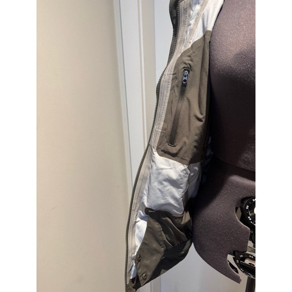 MEC | Waterproof Shell Jacket - Picture 3 of 4